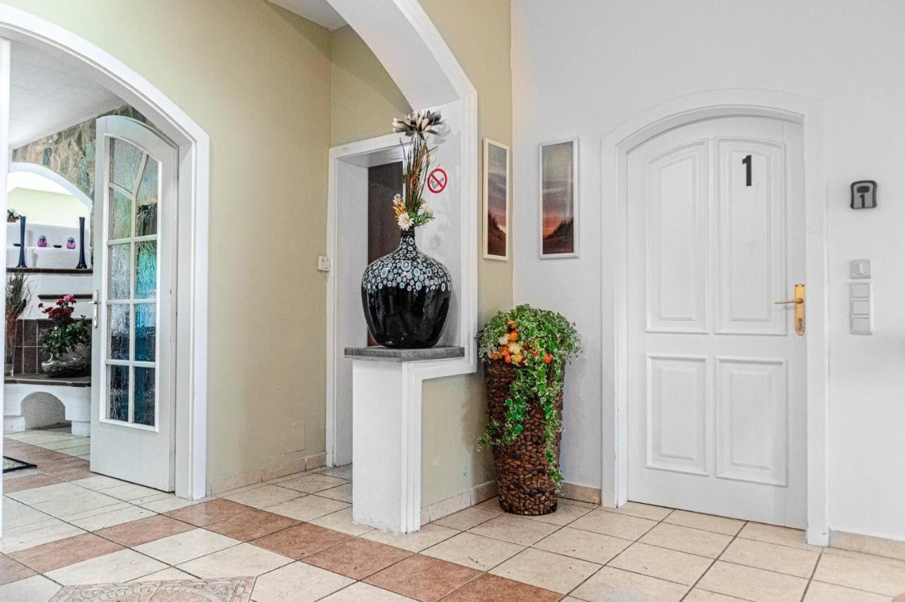 Comfortable Rooms In A Beautiful House Gd فيينا المظهر الخارجي الصورة